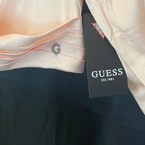 #114 - Off Shoulder Cropped Junior Shirt by GUESS (Brand New) - Picture 7 of 12